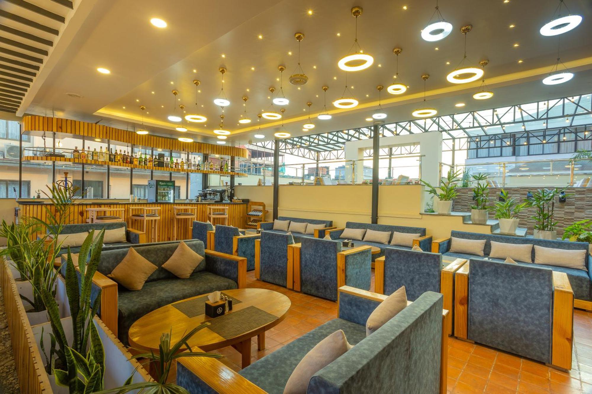 Kathmandu Business Hotel Buitenkant foto