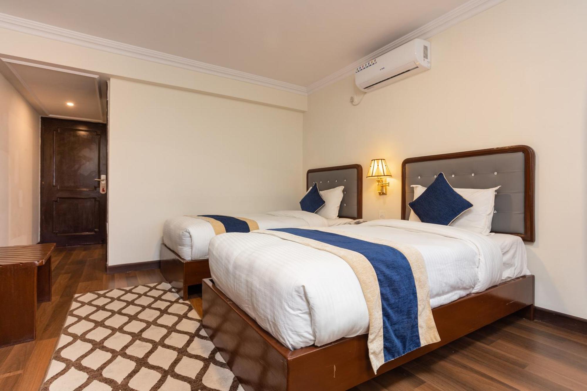 Kathmandu Business Hotel Buitenkant foto
